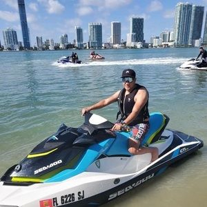 Meet your Posher, Marcos